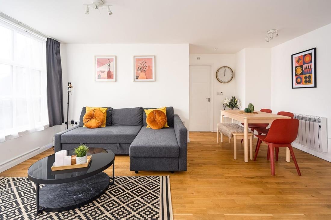 Contemporary City Centre Apartment With Parking バース エクステリア 写真